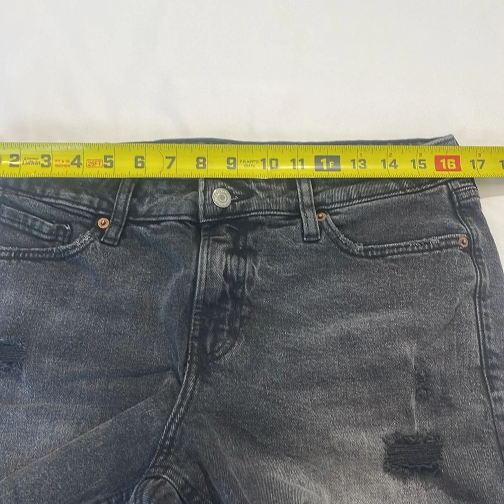 OLD NAVY WOMENS SIZE 10 MID RISE O G LOOSE Black Distressed Denim Shorts